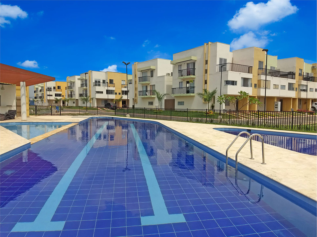 piscina_1100px-1